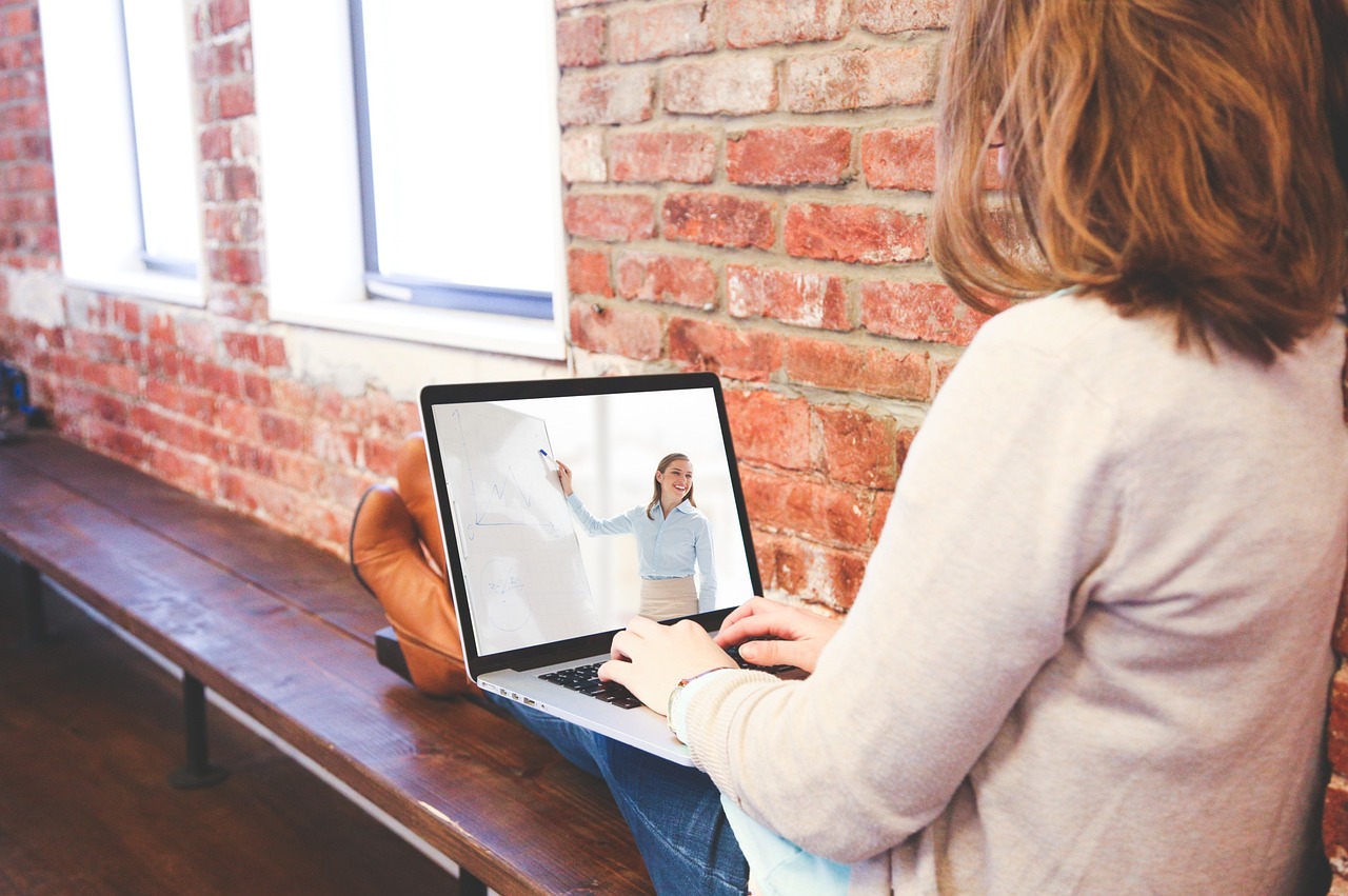 virtual learning, online, learn, remote work, college, study, education, class, teach, laptop, computer, internet, cours